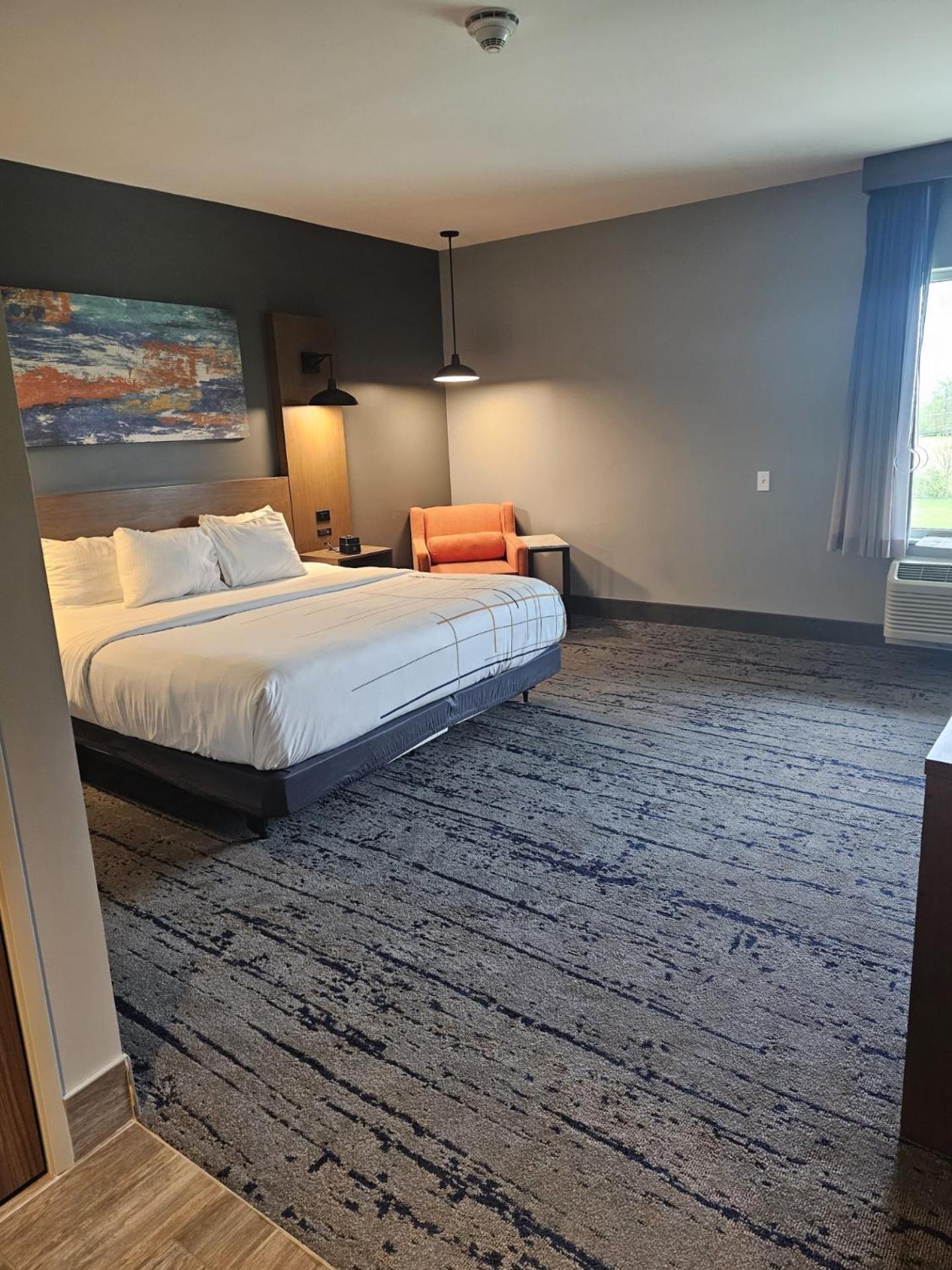 La Quinta Inn & Suites By Wyndham Bardstown Exterior photo